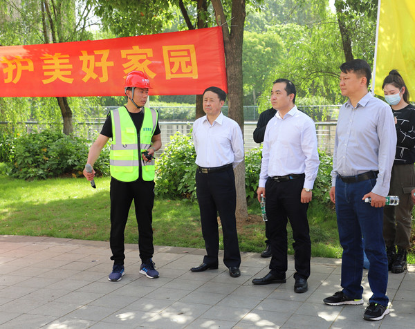 金固集團(tuán)圓滿完成鼓樓區(qū)防汛應(yīng)急搶險(xiǎn)演練作業(yè)